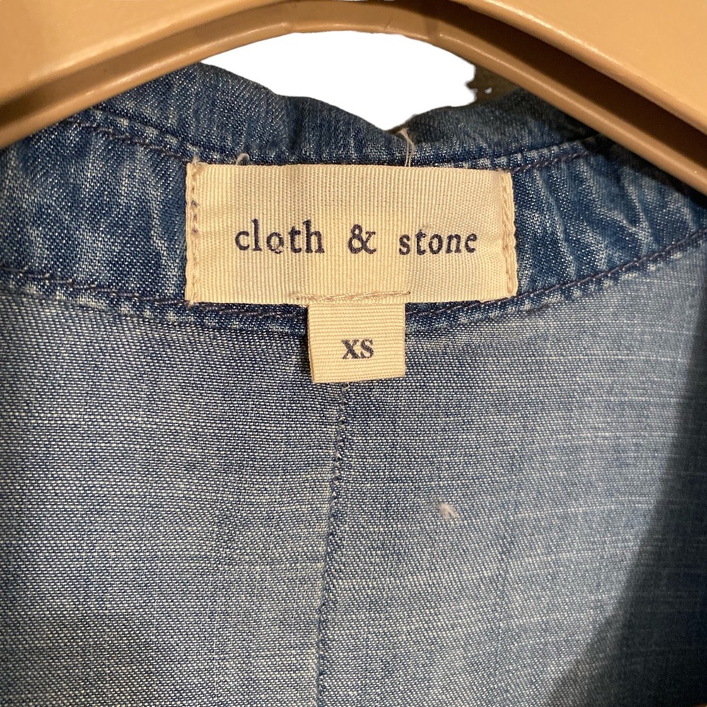 Cloth & Stone Chambray Ombr Button Front Top With… - image 6